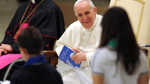 El papa Francisco responde a las preguntas de los m&aacute;s peque&ntilde;os