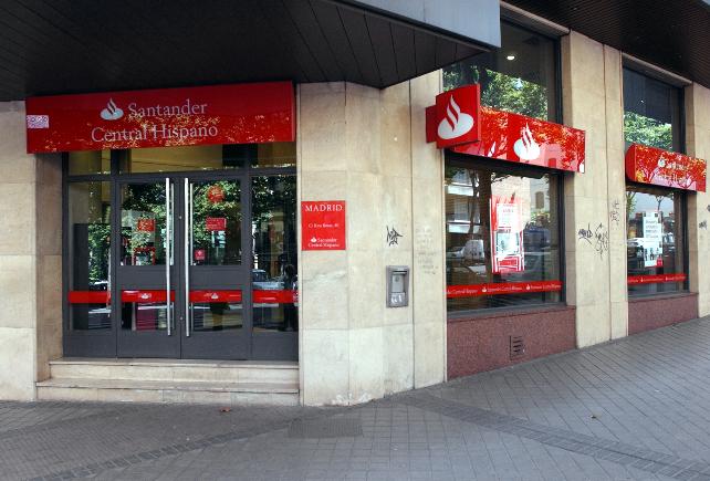 La gran banca española gana casi 8.000 millones hasta junio, un 48% más La gran banca española gana casi 8.000 millones hasta junio, un 48% más