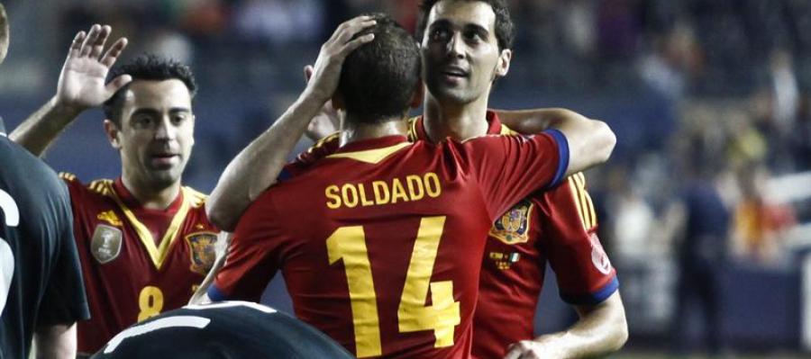 Soldado celebra su gol Soldado celebra su gol