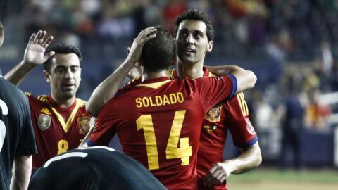 Soldado celebra su gol