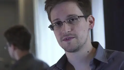 Fotografía de Edward Snowden, extécnico de la CIA Fotografía de Edward Snowden, extécnico de la CIA