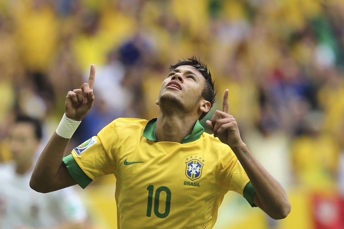 Gran gol de Neymar en la fácil victoria de Brasil ante una débil Japón Gran gol de Neymar en la fácil victoria de Brasil ante una débil Japón