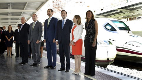 Rajoy junto al pr&iacute;ncipe Felipe en la inauguraci&oacute;n del AVE Madrid-Alicante