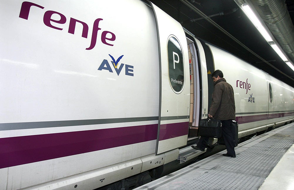 Viajar en AVE con tu ave Viajar en AVE con tu ave