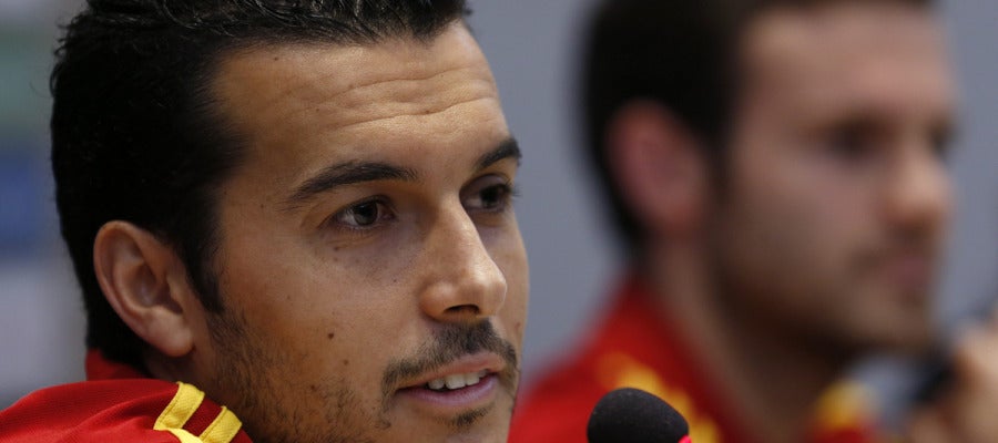 Pedro junto a Mata en rueda de prensa Pedro junto a Mata en rueda de prensa