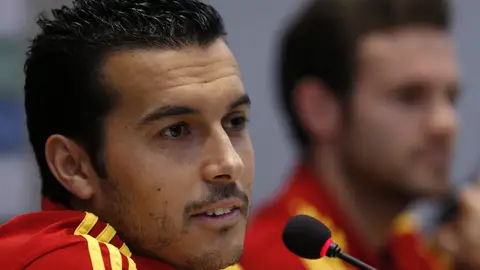 Pedro junto a Mata en rueda de prensa Pedro junto a Mata en rueda de prensa