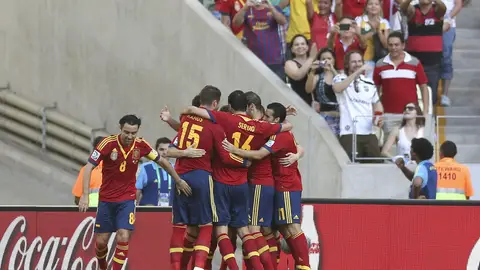Los jugadores de España celebran un gol Los jugadores de España celebran un gol
