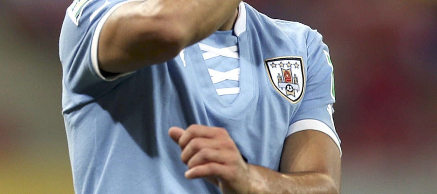 Luis Suárez celebra un gol con Uruguay Luis Suárez celebra un gol con Uruguay