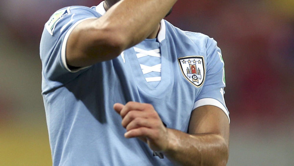 Luis Suárez celebra un gol con Uruguay