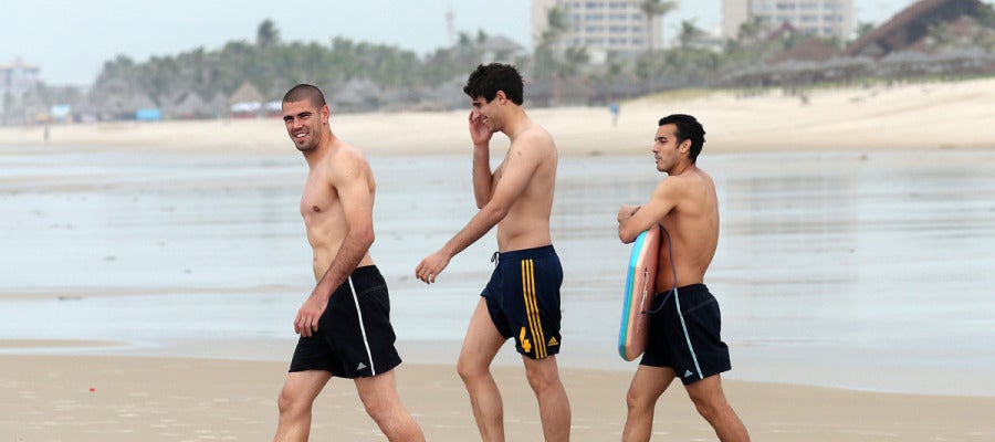 Valdés, Javi Martínez y Pedro, en la playa de Fortaleza Valdés, Javi Martínez y Pedro, en la playa de Fortaleza