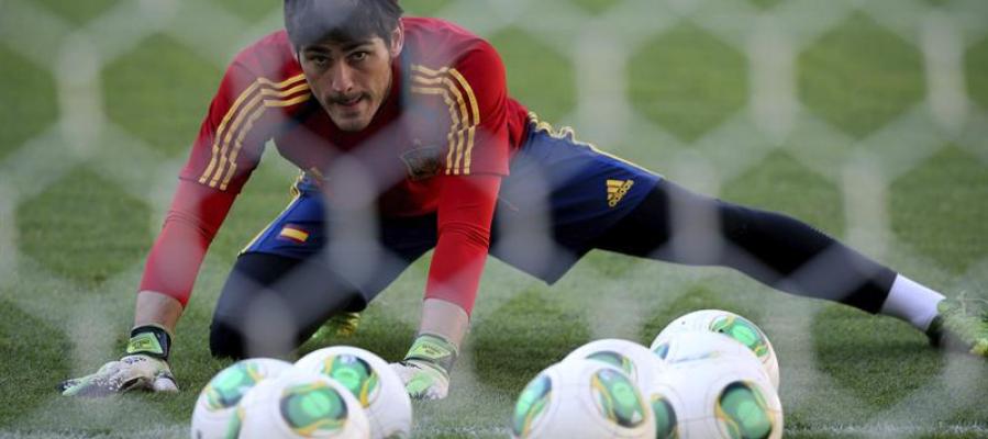 Iker Casillas durante el entrenamiento del equipo Iker Casillas durante el entrenamiento del equipo