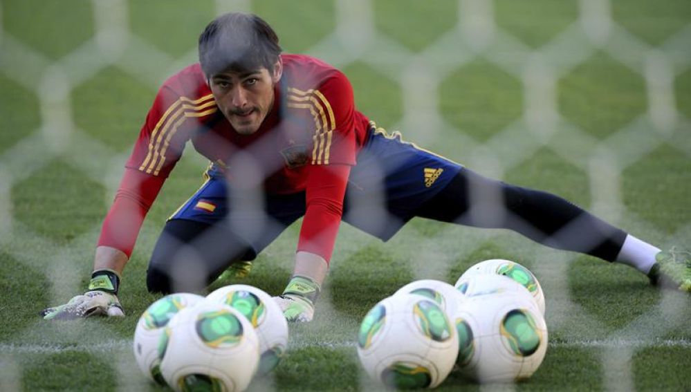 Iker Casillas durante el entrenamiento del equipo