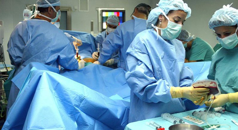 Un tenor canta opera mientras le extirpan un tumor cerebral Un tenor canta opera mientras le extirpan un tumor cerebral