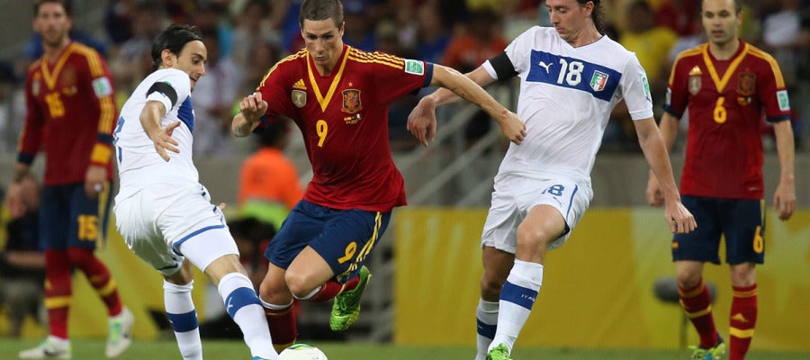 Torres, en acción ante Italia Torres, en acción ante Italia