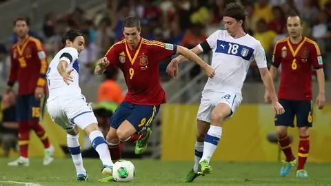 Torres, en acción ante Italia Torres, en acción ante Italia