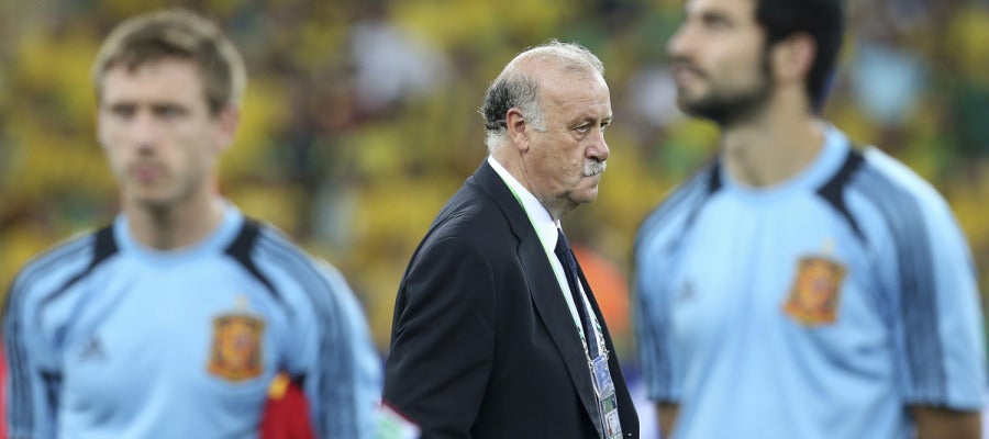 Vicente del Bosque, pensativo tras la derrota ante Brasil Vicente del Bosque, pensativo tras la derrota ante Brasil