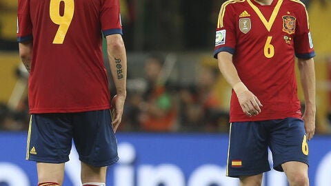Fernando Torres, cabizbajo junto a Iniesta en Maracan&aacute;