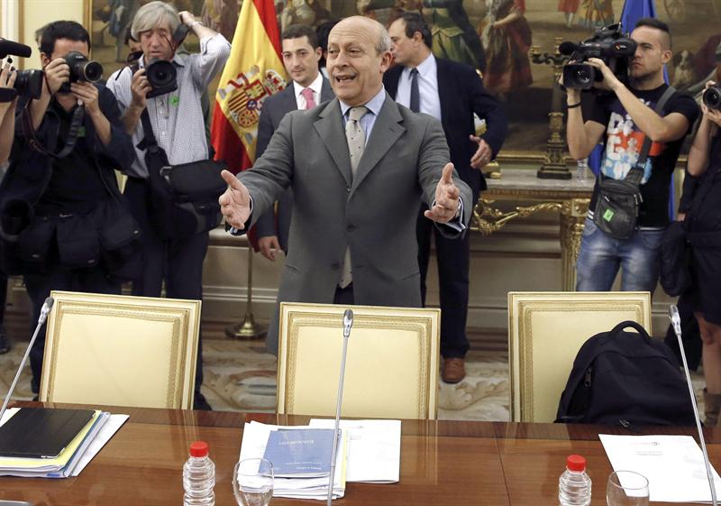 Tea Party con Máximo Pradera: 'Wert nunca estará libre de escraches y abucheos’ Tea Party con Máximo Pradera: 'Wert nunca estará libre de escraches y abucheos’