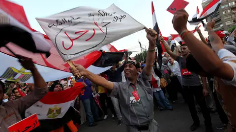 Los opositores de Mursi celebran su caída Los opositores de Mursi celebran su caída