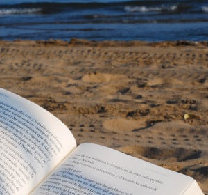 Leer en la playa Leer en la playa