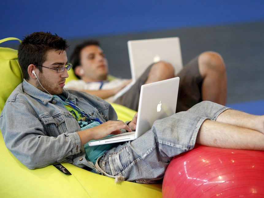 Lucía Molina: 'En Internet no hay horario de trabajo; son las 24 horas, los siete días de la semana' Lucía Molina: 'En Internet no hay horario de trabajo; son las 24 horas, los siete días de la semana'