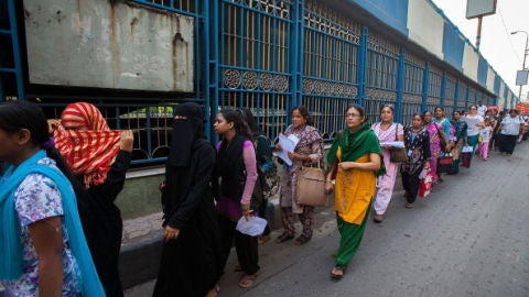 Una veintena de ni&ntilde;os han muerto por intoxicaci&oacute;n alimenticia en un colegio en India 