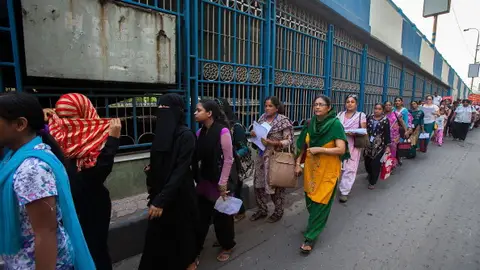 Una veintena de niños han muerto por intoxicación alimenticia en un colegio en India Una veintena de niños han muerto por intoxicación alimenticia en un colegio en India