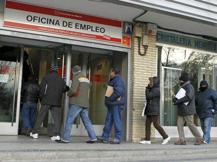 La Comunitat Valenciana cerró el pasado año con 398.000 personas desempleadas La Comunitat Valenciana cerró el pasado año con 398.000 personas desempleadas