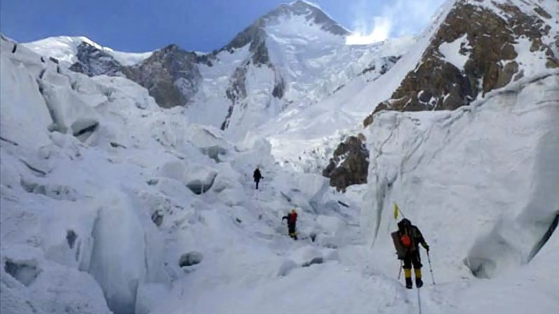 Grupo de montañeros durante una expedición