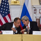 John Kerry charla con su homólogo ruso