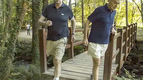 Mariano Rajoy hace senderismo por la ruta de Los Molinos (Pontevedra) Mariano Rajoy hace senderismo por la ruta de Los Molinos (Pontevedra)