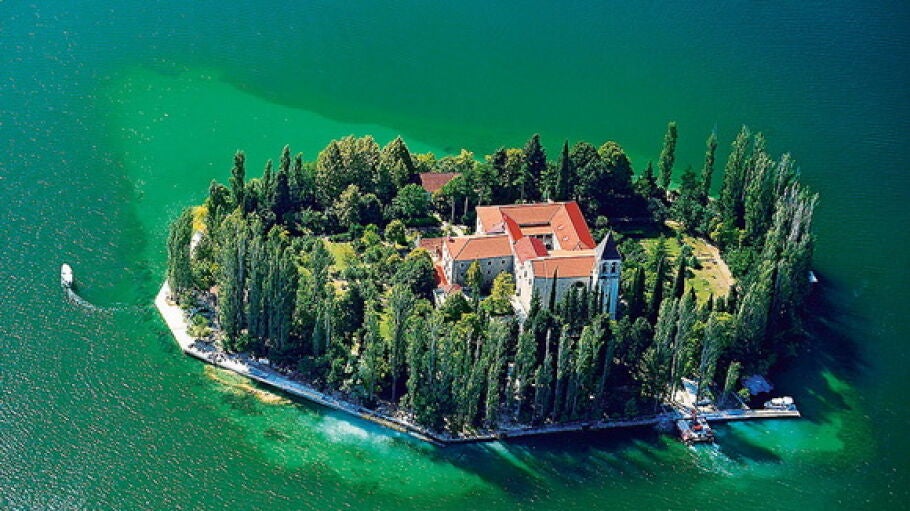 Isla Visovac en Croacia