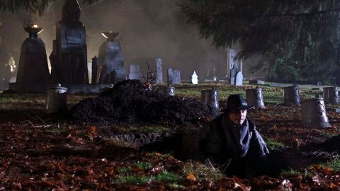 En el cementerio