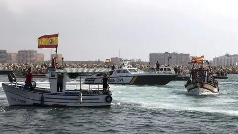 Pesqueros españoles protestando en Gibraltar Pesqueros españoles protestando en Gibraltar