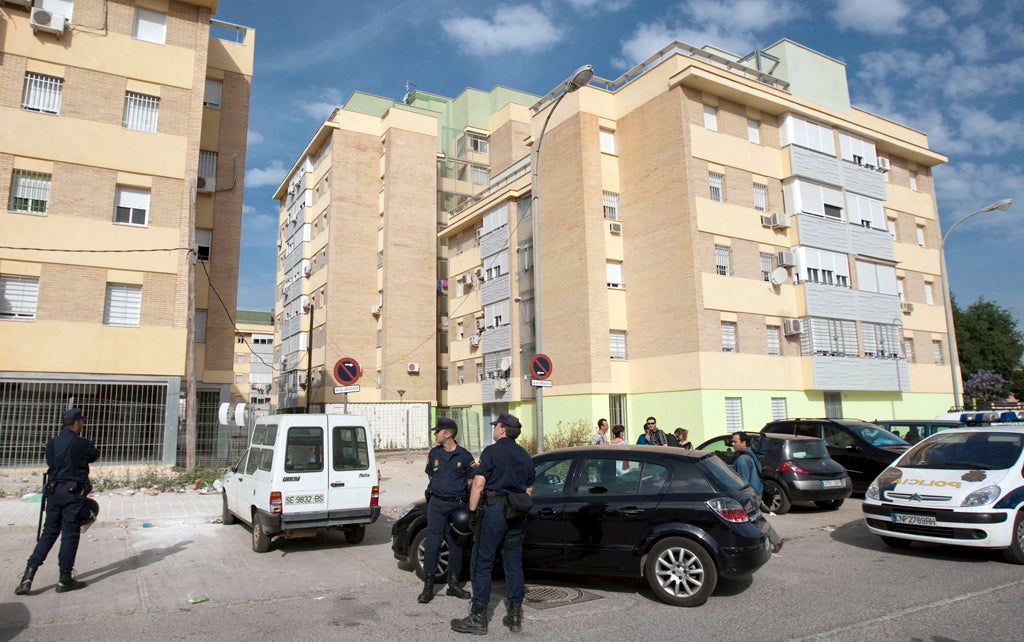 El Polígono Sur cuadriplica la incidencia de COVID19 en Sevilla. El Polígono Sur cuadriplica la incidencia de COVID19 en Sevilla.