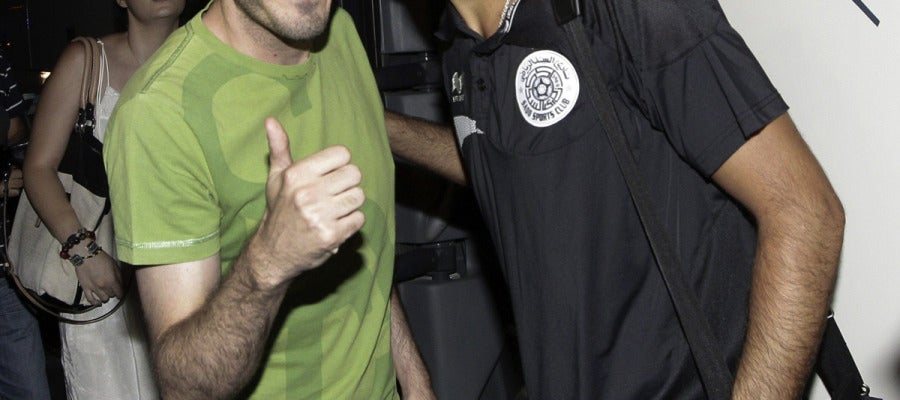 Raúl se fotografía con un aficionado Raúl se fotografía con un aficionado