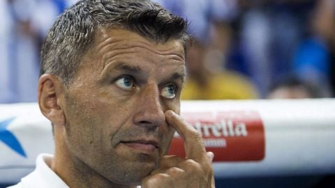 Miroslav Djukic en el banquillo de Cornell&aacute;