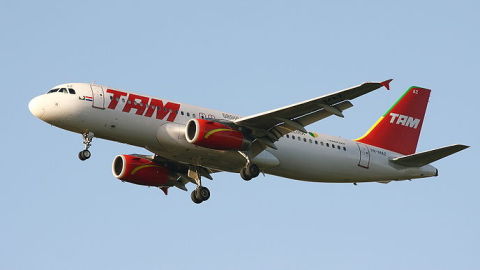 Avi&oacute;n de la compa&ntilde;&iacute;a TAM