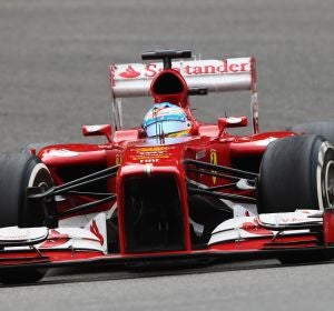 Alonso rueda con el F138 Alonso rueda con el F138