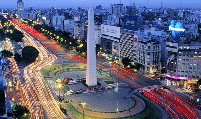 Explota un paquete bomba en las oficinas de Indra en Buenos Aires y deja dos heridos Explota un paquete bomba en las oficinas de Indra en Buenos Aires y deja dos heridos