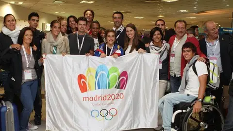 La última delegación de apoyo a Madrid 2020 tras aterrizar en Buenos Aires La última delegación de apoyo a Madrid 2020 tras aterrizar en Buenos Aires