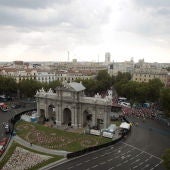 Vista aérea de la Puerta de Alcalá desde su parte trasera