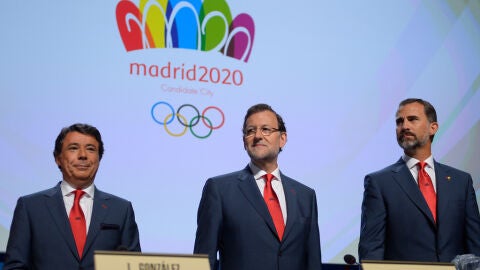 Ignacio Gonz&aacute;les, Mariano Rajoy y el pr&iacute;ncipe Felipe ante el COI