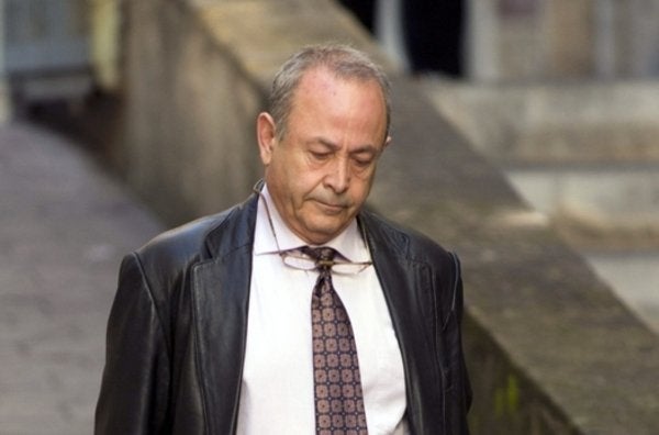 Castro insta al fiscal a querellarse contra él por prevaricación Castro insta al fiscal a querellarse contra él por prevaricación