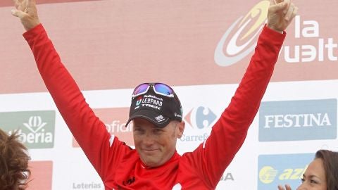 El estadounidense Chris Horner, en el podium