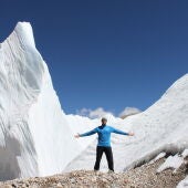 Carlos Soria sube a la cima del Shisha Pangma