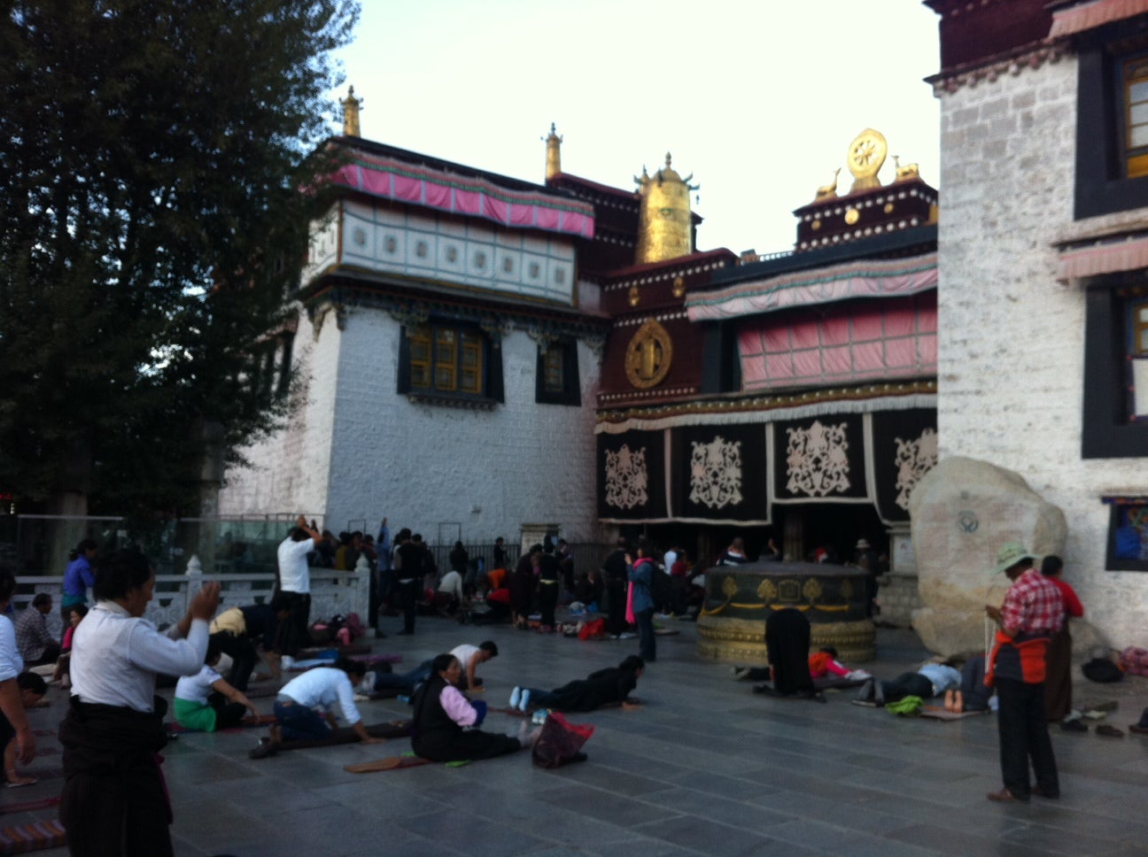 Expedición Shisha Pangma - Llegada a Lhasa Expedición Shisha Pangma - Llegada a Lhasa