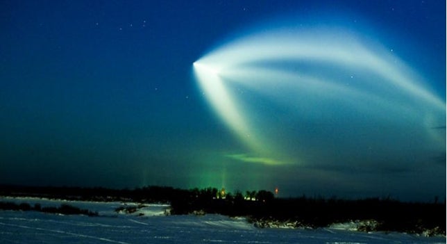 Todopoderosos - Extraterrestres y la ciencia de hacer pisto Todopoderosos - Extraterrestres y la ciencia de hacer pisto