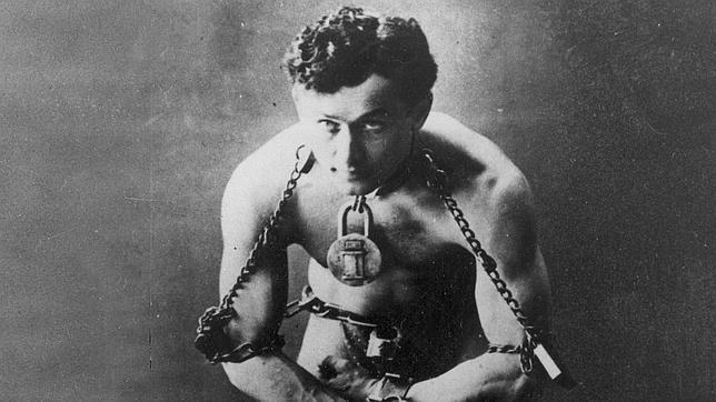 Eduardo Camaño: "Houdini se centró en el escapismo para destacar sobre los demás magos" Eduardo Camaño: "Houdini se centró en el escapismo para destacar sobre los demás magos"