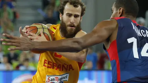 Sergio Rodríguez trata de zafarse de la marca contra Francia Sergio Rodríguez trata de zafarse de la marca contra Francia